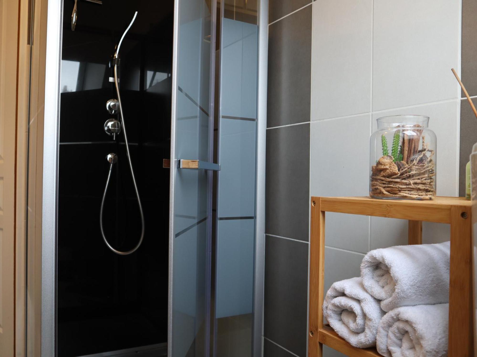 Appartement En Plein Centre De Saint-omer - A 5 Min De La Gare, Parking Gratuit Sint-Omaars